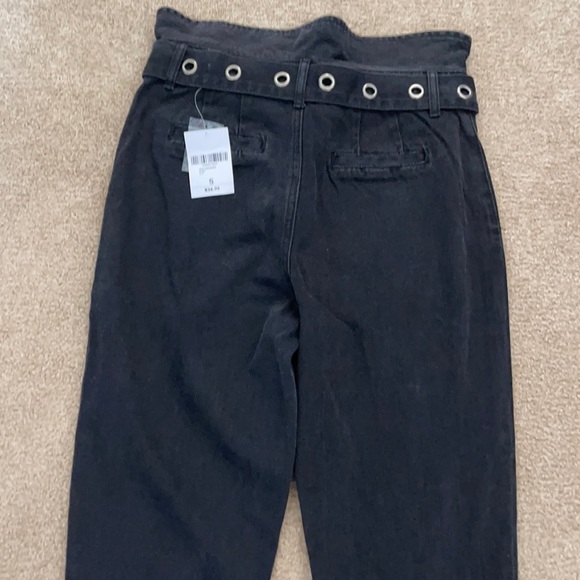 High-waist belted jeans - Picture 3 of 5